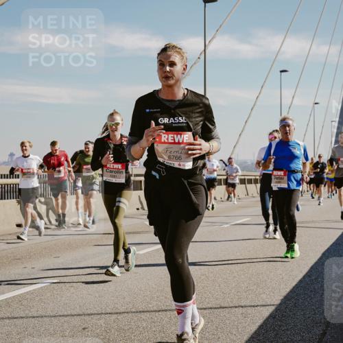 03.10.2025 - Köhlbrandbrückenlauf Michael Burmester http://msf.ph/oto/9044753 03.10.2025 12:26:44 Position 1 6281, 6766, 4595 meine-sportfotos.de