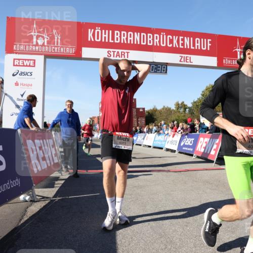 03.10.2025 - Köhlbrandbrückenlauf Lena Gebhardt http://msf.ph/oto/9044756 03.10.2025 13:00:39 Ziel 4016, 4018, 4172, 4228, 4299, 4622, 4763, 4850, 5011, 5664, 6373 meine-sportfotos.de