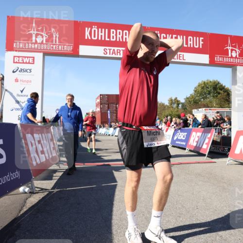 03.10.2025 - Köhlbrandbrückenlauf Lena Gebhardt http://msf.ph/oto/9044786 03.10.2025 13:00:39 Ziel 4016, 4018, 4172, 4228, 4299, 4622, 4763, 4850, 5011, 5664, 6373 meine-sportfotos.de