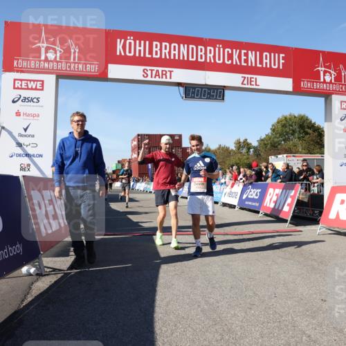 03.10.2025 - Köhlbrandbrückenlauf Lena Gebhardt http://msf.ph/oto/9044823 03.10.2025 13:00:41 Ziel 4016, 4018, 4172, 4228, 4299, 4622, 4763, 4850, 5011, 5664, 6373, 6525 meine-sportfotos.de