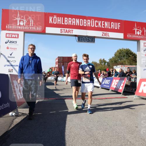 03.10.2025 - Köhlbrandbrückenlauf Lena Gebhardt http://msf.ph/oto/9044830 03.10.2025 13:00:41 Ziel 4016, 4018, 4172, 4228, 4299, 4622, 4763, 4850, 5011, 5664, 6373, 6525 meine-sportfotos.de