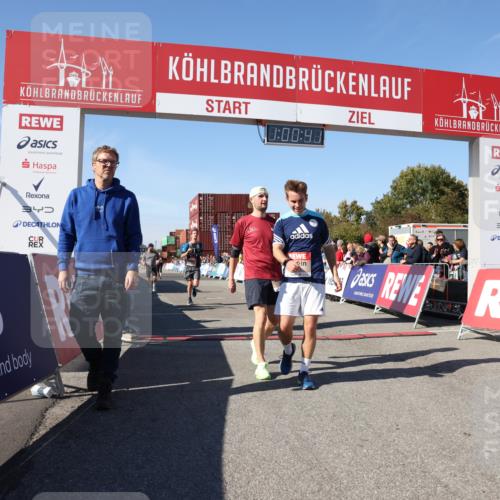 03.10.2025 - Köhlbrandbrückenlauf Lena Gebhardt http://msf.ph/oto/9044841 03.10.2025 13:00:41 Ziel 4016, 4018, 4172, 4228, 4299, 4622, 4763, 4850, 5011, 5664, 6373, 6525 meine-sportfotos.de