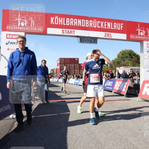 03.10.2025 - Köhlbrandbrückenlauf Lena Gebhardt http://msf.ph/oto/9044850 03.10.2025 13:00:42 Ziel 4016, 4018, 4228, 4299, 4622, 4763, 4850, 5011, 5664, 6042, 6373, 6525 meine-sportfotos.de