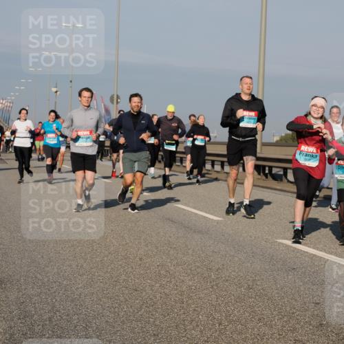 03.10.2025 - Köhlbrandbrückenlauf Fabian Wolf http://msf.ph/oto/9044858 03.10.2025 09:57:24 Position 3 1108, 3473, 3500, 3409 meine-sportfotos.de