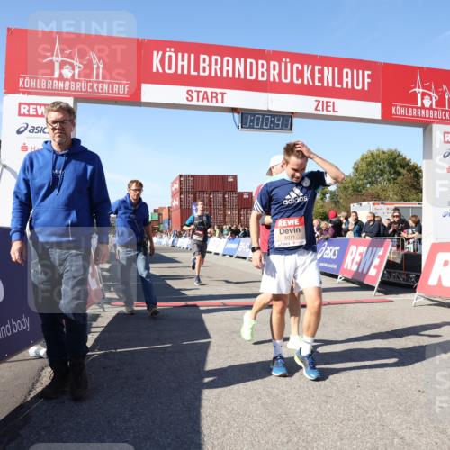 03.10.2025 - Köhlbrandbrückenlauf Lena Gebhardt http://msf.ph/oto/9044861 03.10.2025 13:00:42 Ziel 4016, 4018, 4228, 4299, 4622, 4763, 4850, 5011, 5664, 6042, 6373, 6525 meine-sportfotos.de