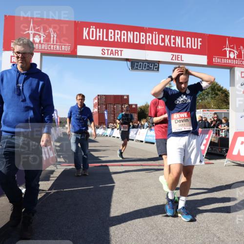 03.10.2025 - Köhlbrandbrückenlauf Lena Gebhardt http://msf.ph/oto/9044867 03.10.2025 13:00:42 Ziel 4016, 4018, 4228, 4299, 4622, 4763, 4850, 5011, 5664, 6042, 6373, 6525 meine-sportfotos.de