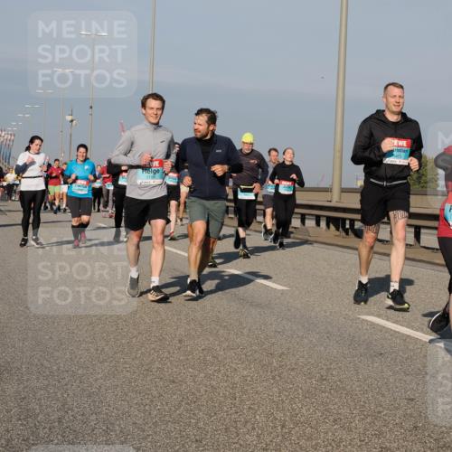 03.10.2025 - Köhlbrandbrückenlauf Fabian Wolf http://msf.ph/oto/9044883 03.10.2025 09:57:25 Position 3 1108, 3473, 3500, 349 meine-sportfotos.de