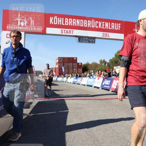 03.10.2025 - Köhlbrandbrückenlauf Lena Gebhardt http://msf.ph/oto/9044908 03.10.2025 13:00:44 Ziel 4016, 4018, 4228, 4299, 4763, 5011, 6042, 6373, 6525 meine-sportfotos.de
