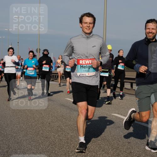 03.10.2025 - Köhlbrandbrückenlauf Fabian Wolf http://msf.ph/oto/9044910 03.10.2025 09:57:27 Position 3 1108, 3469 meine-sportfotos.de