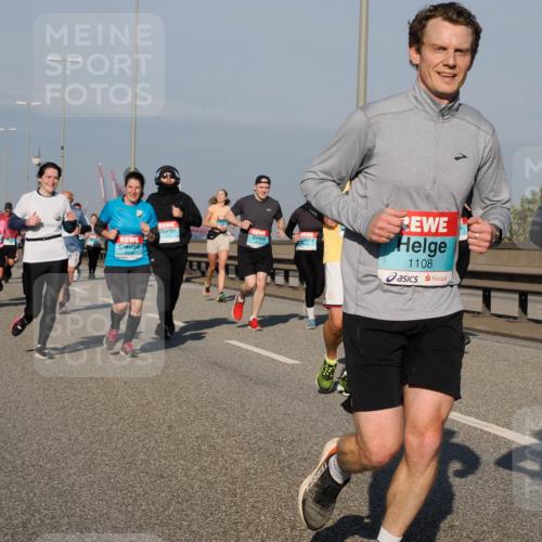 03.10.2025 - Köhlbrandbrückenlauf Fabian Wolf http://msf.ph/oto/9044923 03.10.2025 09:57:28 Position 3 1108 meine-sportfotos.de
