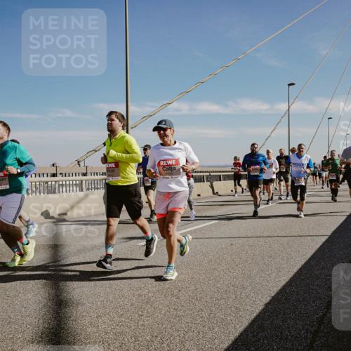 03.10.2025 - Köhlbrandbrückenlauf Michael Burmester http://msf.ph/oto/9044926 03.10.2025 12:26:59 Position 1 4609 meine-sportfotos.de