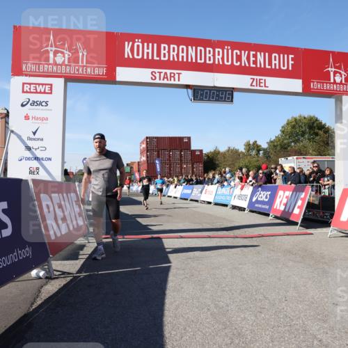 03.10.2025 - Köhlbrandbrückenlauf Lena Gebhardt http://msf.ph/oto/9044936 03.10.2025 13:00:46 Ziel 4016, 4018, 4228, 4763, 5011, 6042, 6464, 6525 meine-sportfotos.de