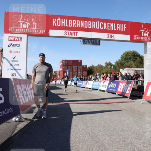 03.10.2025 - Köhlbrandbrückenlauf Lena Gebhardt http://msf.ph/oto/9044947 03.10.2025 13:00:47 Ziel 4018, 4228, 4763, 5011, 6042, 6464, 6525 meine-sportfotos.de