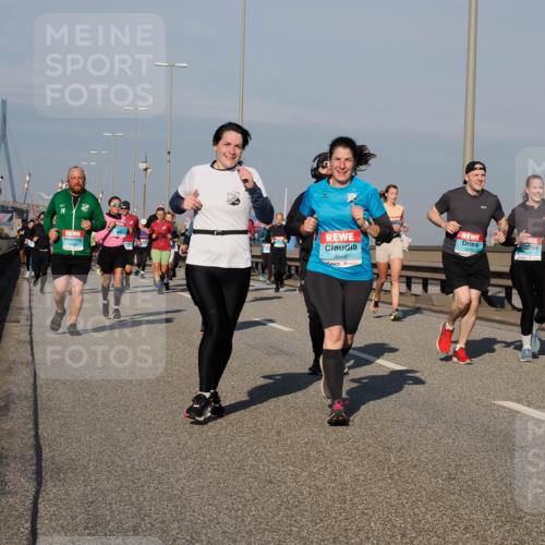 03.10.2025 - Köhlbrandbrückenlauf Fabian Wolf http://msf.ph/oto/9044954 03.10.2025 09:57:29 Position 3 14, 3666 meine-sportfotos.de
