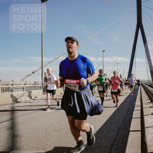 03.10.2025 - Köhlbrandbrückenlauf Michael Burmester http://msf.ph/oto/9044955 03.10.2025 12:27:01 Position 1 6034 meine-sportfotos.de