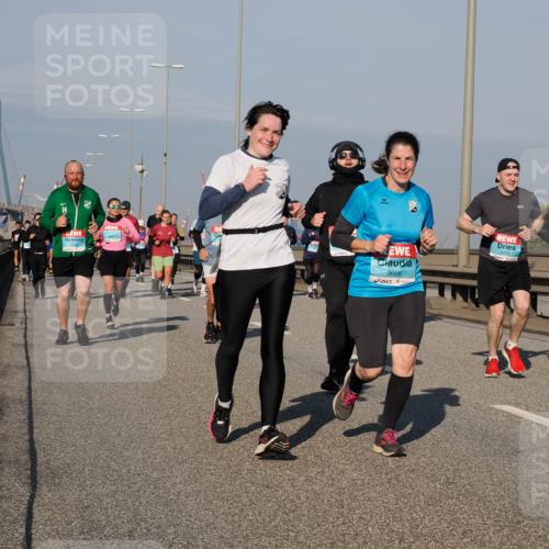 03.10.2025 - Köhlbrandbrückenlauf Fabian Wolf http://msf.ph/oto/9044965 03.10.2025 09:57:29 Position 3 3666, 3470 meine-sportfotos.de