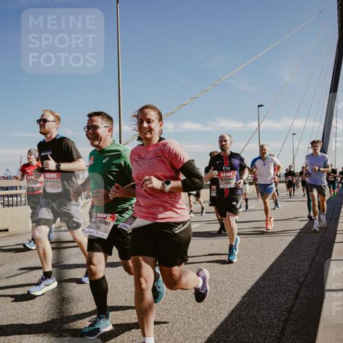 03.10.2025 - Köhlbrandbrückenlauf Michael Burmester http://msf.ph/oto/9044976 03.10.2025 12:27:03 Position 1 5740, 4392 meine-sportfotos.de