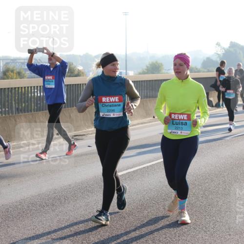 03.10.2025 - Köhlbrandbrückenlauf Lena Gebhardt http://msf.ph/oto/9044986 03.10.2025 09:27:30 Position 1 2296, 2213 meine-sportfotos.de