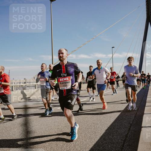 03.10.2025 - Köhlbrandbrückenlauf Michael Burmester http://msf.ph/oto/9044988 03.10.2025 12:27:04 Position 1 9, 4320 meine-sportfotos.de