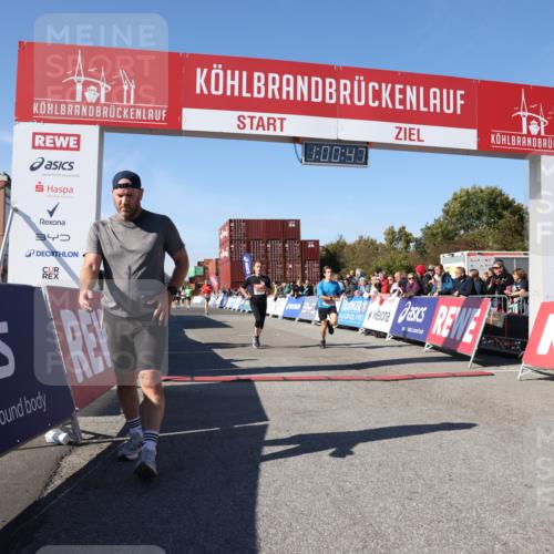 03.10.2025 - Köhlbrandbrückenlauf Lena Gebhardt http://msf.ph/oto/9044989 03.10.2025 13:00:48 Ziel 4018, 4228, 4763, 5011, 6042, 6464, 6525 meine-sportfotos.de