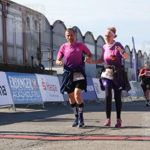 03.10.2025 - Köhlbrandbrückenlauf Luisa Fischer http://msf.ph/oto/9044991 03.10.2025 13:43:16 Ziel 4238, 5021, 5464, 6463, 6711 meine-sportfotos.de