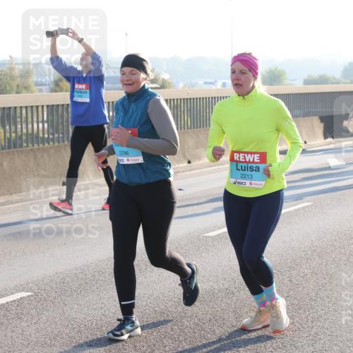 03.10.2025 - Köhlbrandbrückenlauf Lena Gebhardt http://msf.ph/oto/9045004 03.10.2025 09:27:31 Position 1 2296, 2213 meine-sportfotos.de