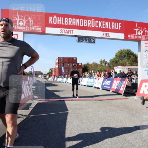 03.10.2025 - Köhlbrandbrückenlauf Lena Gebhardt http://msf.ph/oto/9045007 03.10.2025 13:00:49 Ziel 4018, 4228, 4763, 5011, 6042, 6464, 6525 meine-sportfotos.de