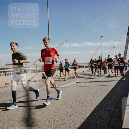 03.10.2025 - Köhlbrandbrückenlauf Michael Burmester http://msf.ph/oto/9045010 03.10.2025 12:27:06 Position 1 6800 meine-sportfotos.de