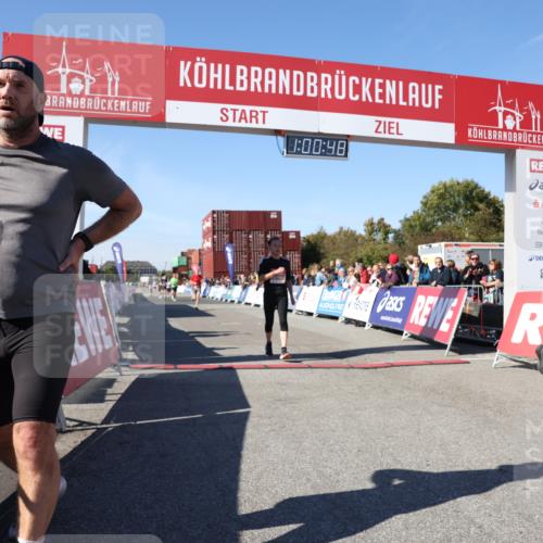 03.10.2025 - Köhlbrandbrückenlauf Lena Gebhardt http://msf.ph/oto/9045013 03.10.2025 13:00:49 Ziel 4018, 4228, 4763, 5011, 6042, 6464, 6525 meine-sportfotos.de