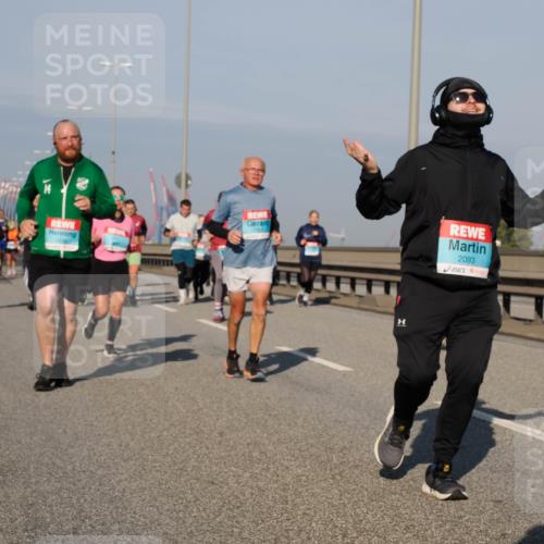 03.10.2025 - Köhlbrandbrückenlauf Fabian Wolf http://msf.ph/oto/9045014 03.10.2025 09:57:31 Position 3 14, 2093 meine-sportfotos.de