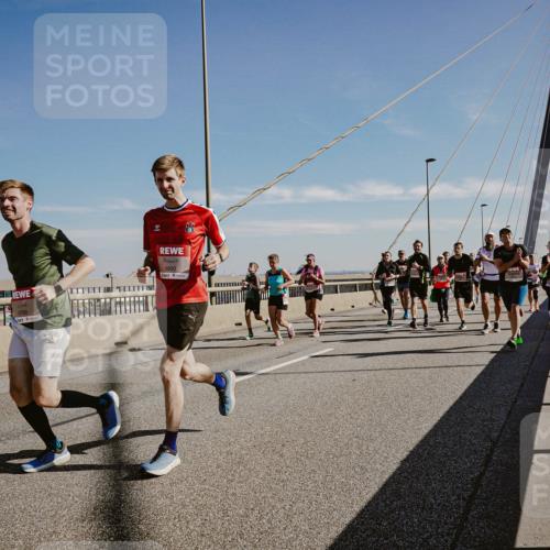 03.10.2025 - Köhlbrandbrückenlauf Michael Burmester http://msf.ph/oto/9045016 03.10.2025 12:27:06 Position 1 6800 meine-sportfotos.de