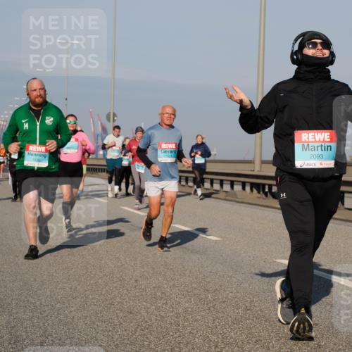 03.10.2025 - Köhlbrandbrückenlauf Fabian Wolf http://msf.ph/oto/9045019 03.10.2025 09:57:31 Position 3 1530, 1523, 2093 meine-sportfotos.de