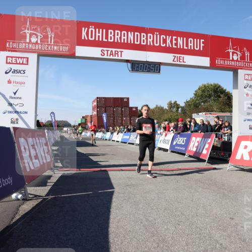 03.10.2025 - Köhlbrandbrückenlauf Lena Gebhardt http://msf.ph/oto/9045028 03.10.2025 13:00:50 Ziel 4018, 4763, 4820, 6042, 6464, 6525 meine-sportfotos.de
