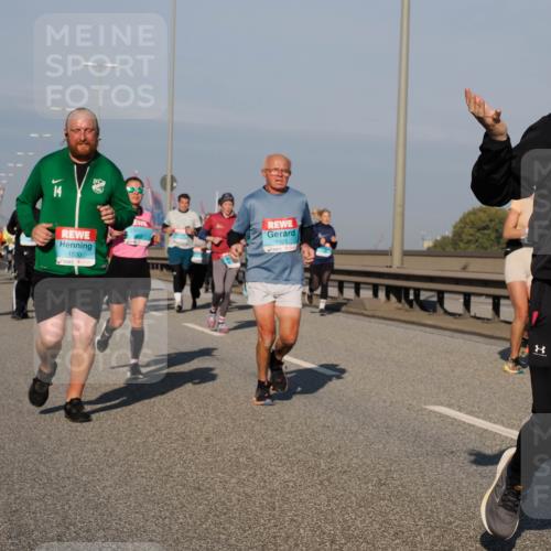 03.10.2025 - Köhlbrandbrückenlauf Fabian Wolf http://msf.ph/oto/9045029 03.10.2025 09:57:32 Position 3 1530, 1523, 2093 meine-sportfotos.de