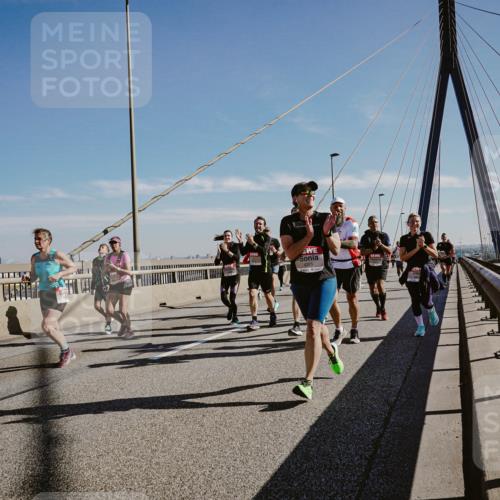 03.10.2025 - Köhlbrandbrückenlauf Michael Burmester http://msf.ph/oto/9045032 03.10.2025 12:27:08 Position 1  meine-sportfotos.de