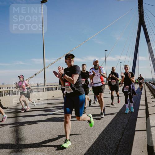 03.10.2025 - Köhlbrandbrückenlauf Michael Burmester http://msf.ph/oto/9045036 03.10.2025 12:27:08 Position 1  meine-sportfotos.de