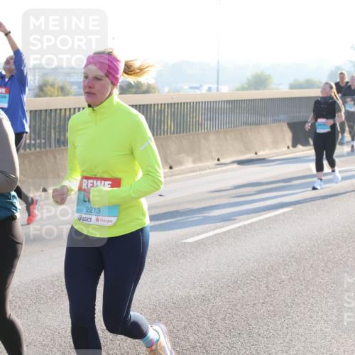 03.10.2025 - Köhlbrandbrückenlauf Lena Gebhardt http://msf.ph/oto/9045037 03.10.2025 09:27:31 Position 1 2296, 2213 meine-sportfotos.de
