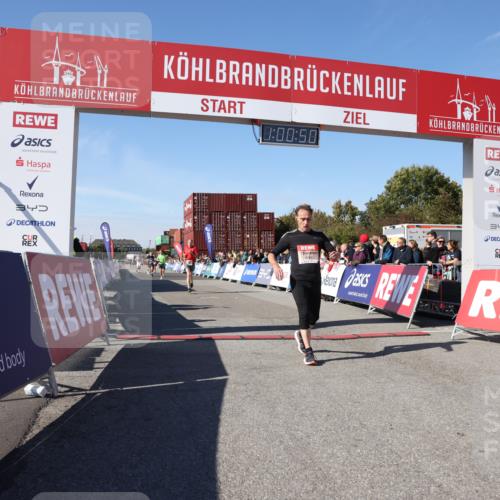 03.10.2025 - Köhlbrandbrückenlauf Lena Gebhardt http://msf.ph/oto/9045039 03.10.2025 13:00:50 Ziel 4018, 4763, 4820, 6042, 6464, 6525 meine-sportfotos.de