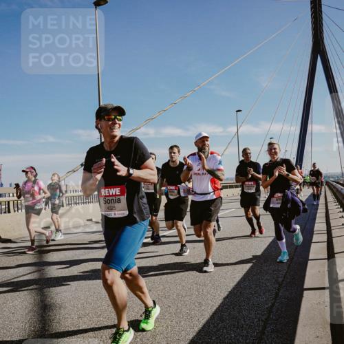 03.10.2025 - Köhlbrandbrückenlauf Michael Burmester http://msf.ph/oto/9045048 03.10.2025 12:27:08 Position 1 4325 meine-sportfotos.de