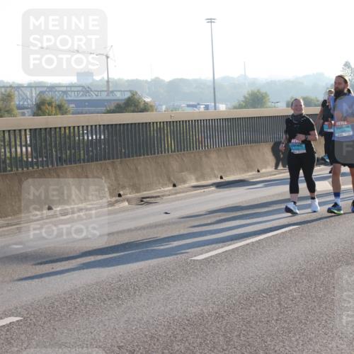 03.10.2025 - Köhlbrandbrückenlauf Lena Gebhardt http://msf.ph/oto/9045061 03.10.2025 09:27:32 Position 1 3 meine-sportfotos.de