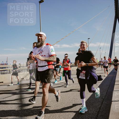 03.10.2025 - Köhlbrandbrückenlauf Michael Burmester http://msf.ph/oto/9045063 03.10.2025 12:27:09 Position 1 48 meine-sportfotos.de