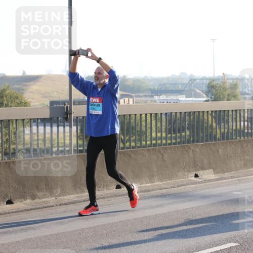 03.10.2025 - Köhlbrandbrückenlauf Lena Gebhardt http://msf.ph/oto/9045077 03.10.2025 09:27:33 Position 1 2184 meine-sportfotos.de