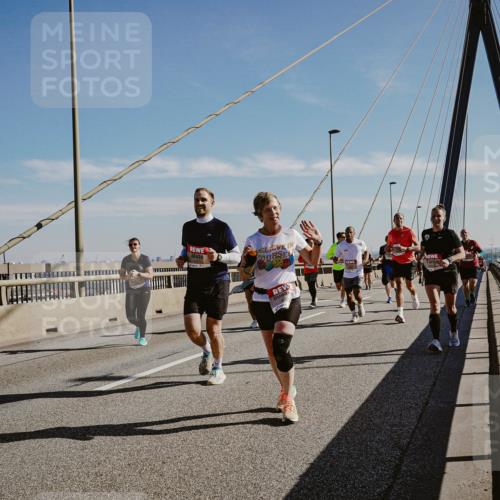 03.10.2025 - Köhlbrandbrückenlauf Michael Burmester http://msf.ph/oto/9045082 03.10.2025 12:27:11 Position 1  meine-sportfotos.de