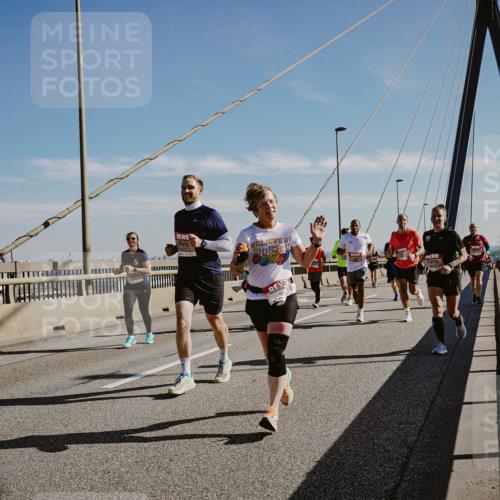 03.10.2025 - Köhlbrandbrückenlauf Michael Burmester http://msf.ph/oto/9045085 03.10.2025 12:27:11 Position 1  meine-sportfotos.de