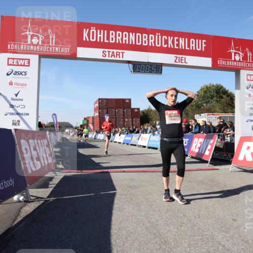 03.10.2025 - Köhlbrandbrückenlauf Lena Gebhardt http://msf.ph/oto/9045092 03.10.2025 13:00:52 Ziel 4018, 4069, 4177, 4763, 4820, 6042, 6464, 6525 meine-sportfotos.de