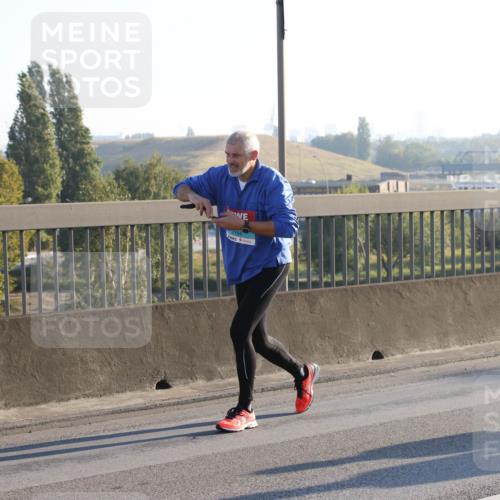 03.10.2025 - Köhlbrandbrückenlauf Lena Gebhardt http://msf.ph/oto/9045094 03.10.2025 09:27:33 Position 1  meine-sportfotos.de