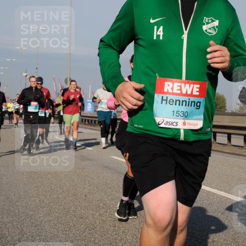 03.10.2025 - Köhlbrandbrückenlauf Fabian Wolf http://msf.ph/oto/9045095 03.10.2025 09:57:34 Position 3 3, 3, 14, 1963, 1530 meine-sportfotos.de