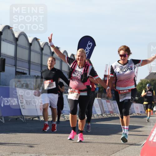 03.10.2025 - Köhlbrandbrückenlauf Luisa Fischer http://msf.ph/oto/9045097 03.10.2025 13:43:59 Ziel 4295, 5351, 5445, 6010, 6011, 6550 meine-sportfotos.de