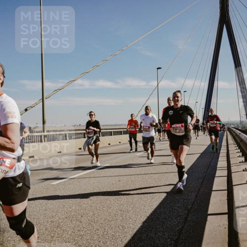 03.10.2025 - Köhlbrandbrückenlauf Michael Burmester http://msf.ph/oto/9045099 03.10.2025 12:27:12 Position 1 4036 meine-sportfotos.de