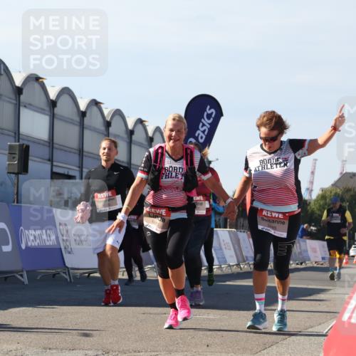 03.10.2025 - Köhlbrandbrückenlauf Luisa Fischer http://msf.ph/oto/9045101 03.10.2025 13:43:59 Ziel 4295, 5351, 5445, 6010, 6011, 6550 meine-sportfotos.de